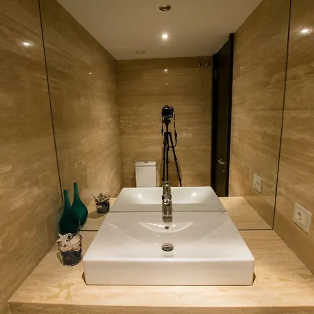 Alia Luxury Apartment *