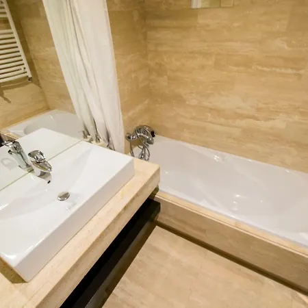 Alia Luxury